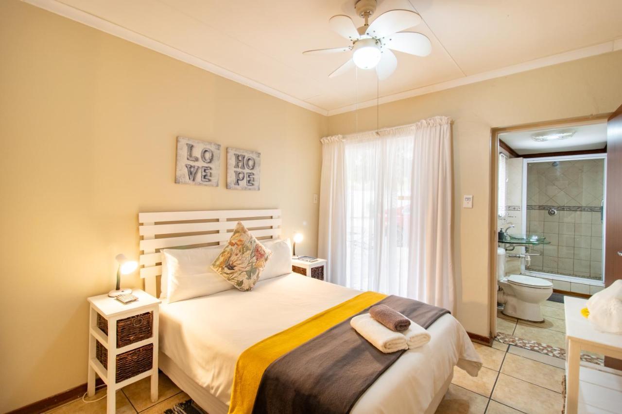 Gastehuis 17 Bloemfontein Eksteriør bilde